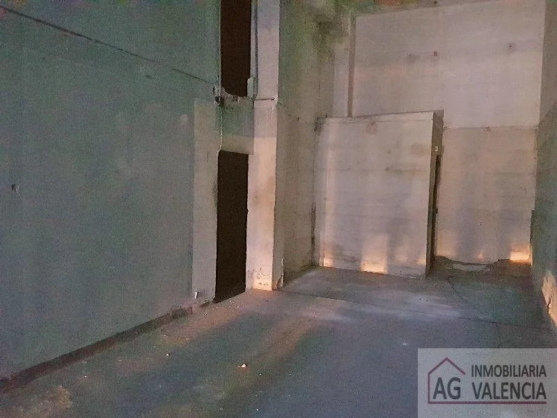 Reform-ready commercial unit in Torrefiel