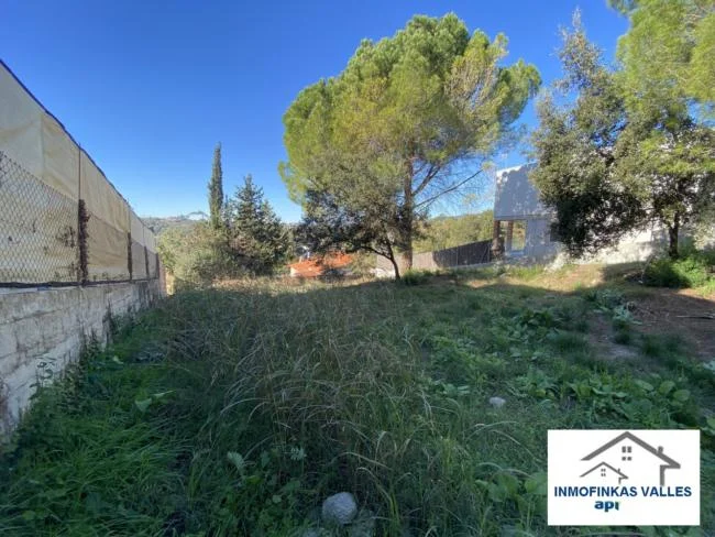 Buildable 578 m² plot with views