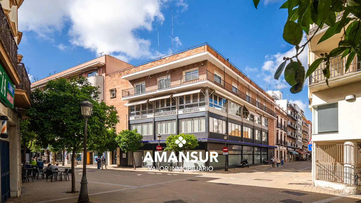 Large central Huelva flat, 387 sqm