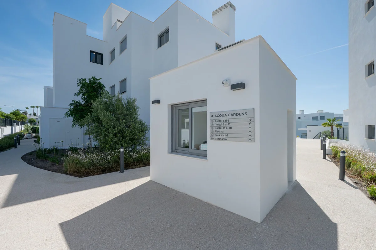 New-build Estepona apartment, 2 bedrooms