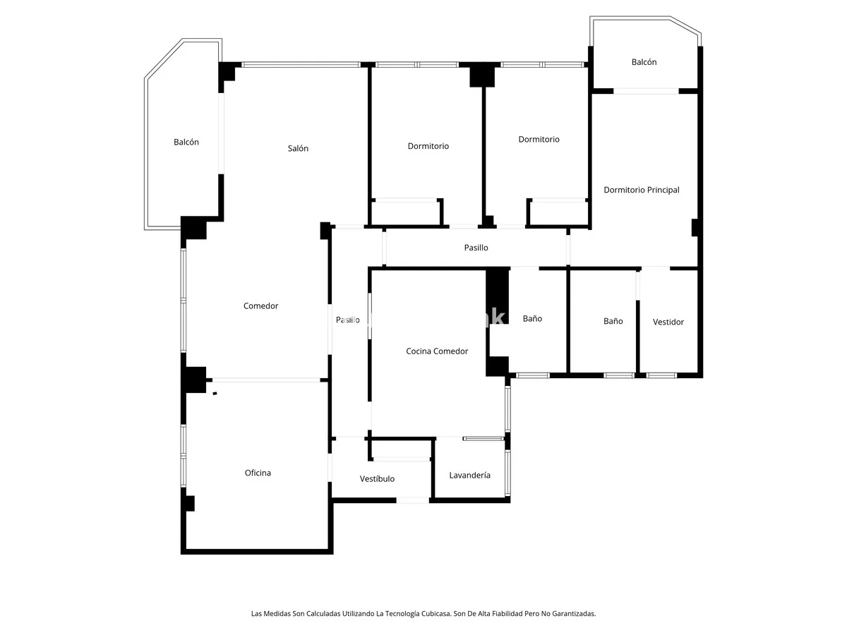 Spacious Fuengirola apartment with split potential