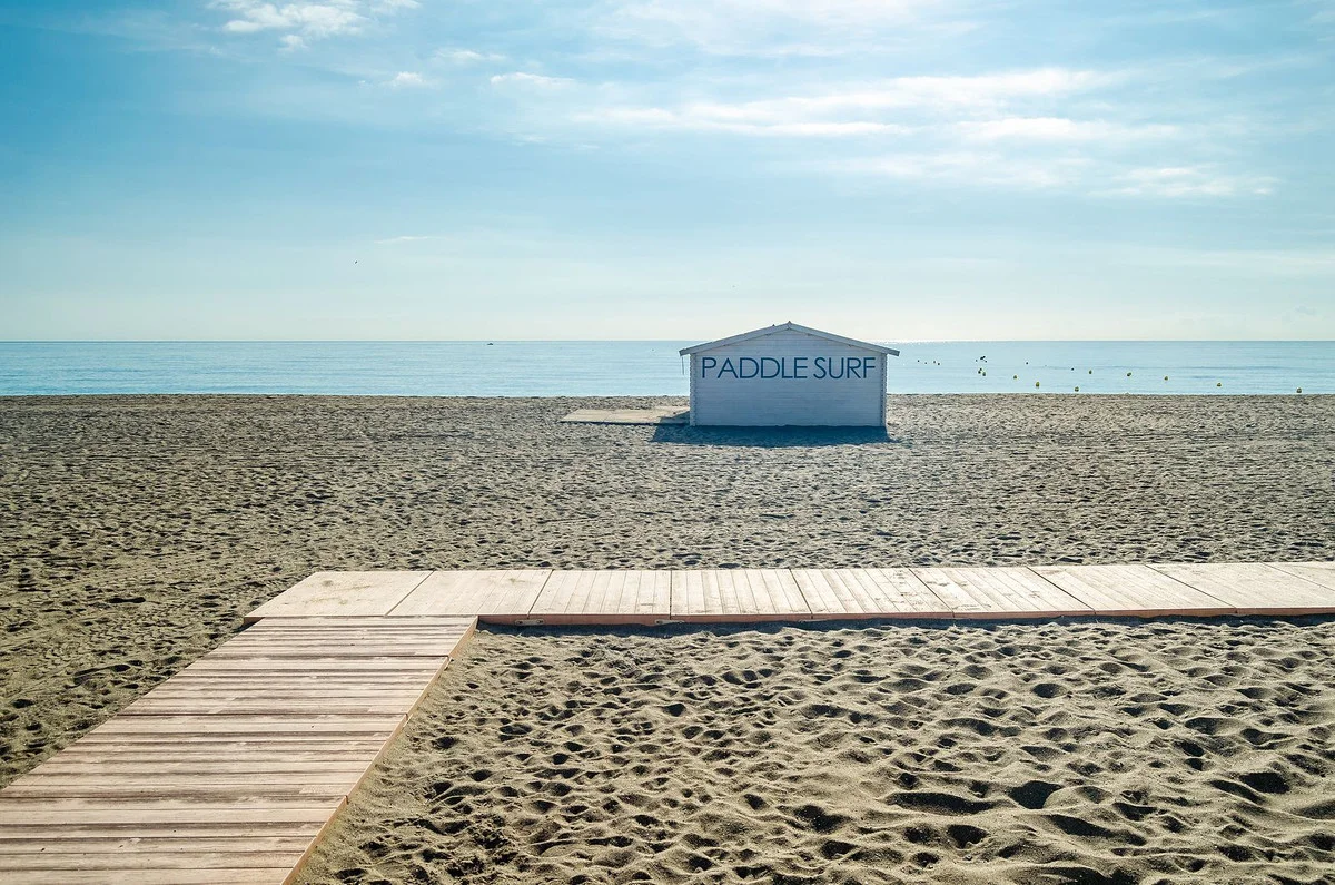 Reform-potential apartment near Fuengirola seafront