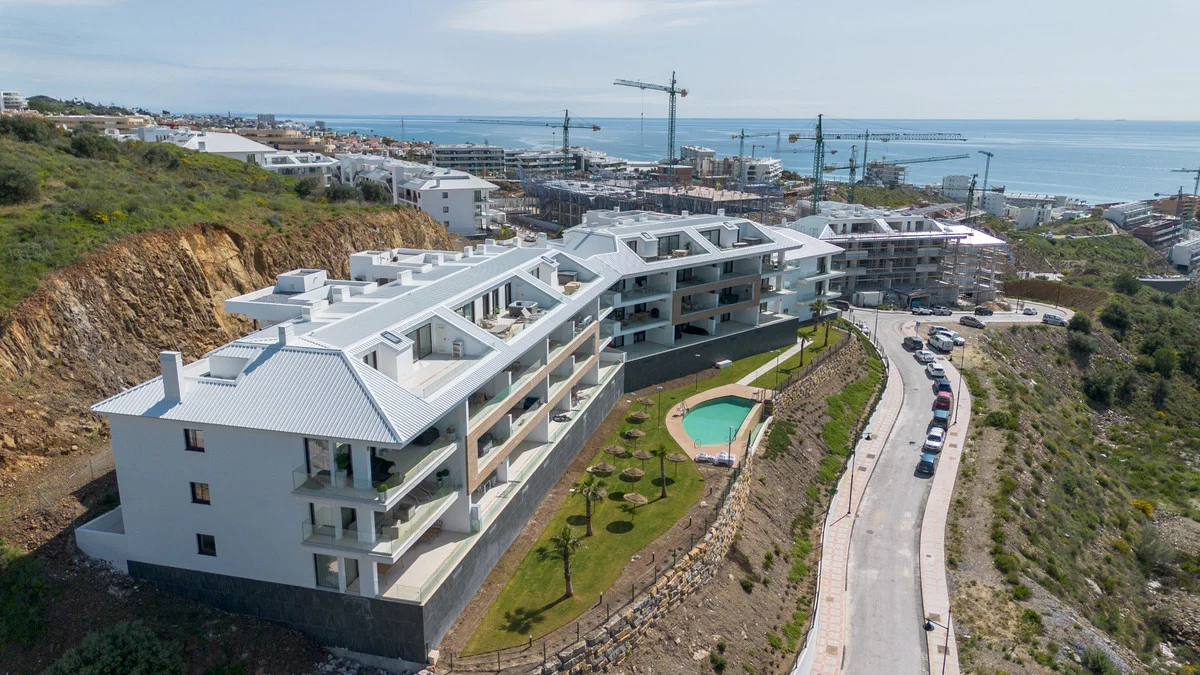 Coastal apartment with sea views