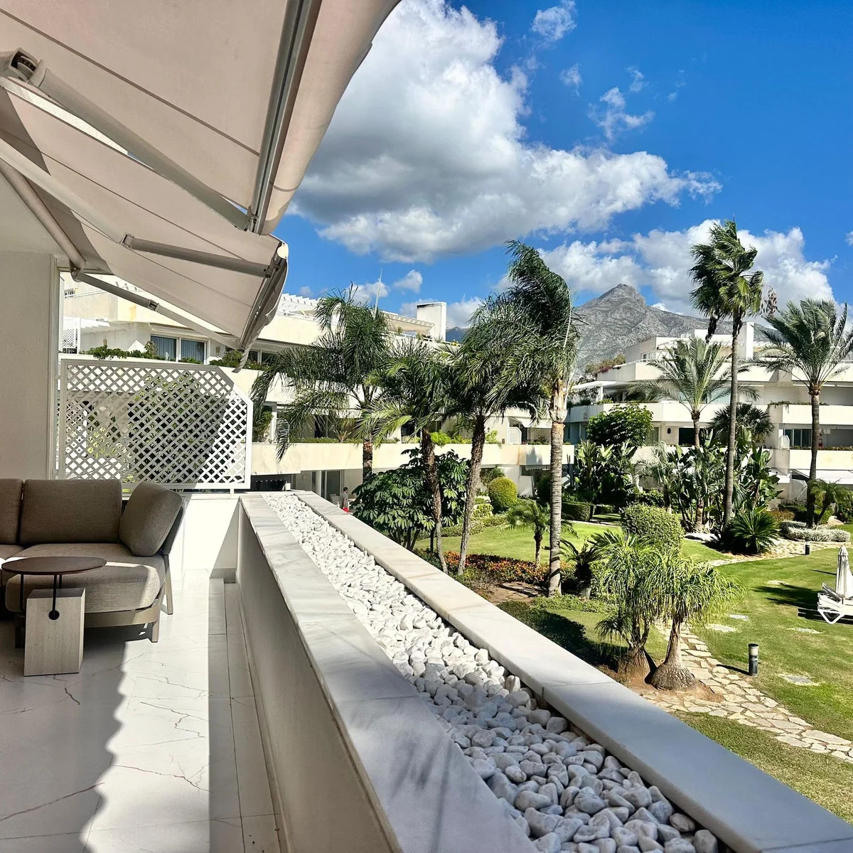 Apartamento reformado de 3 dormitorios junto al golf