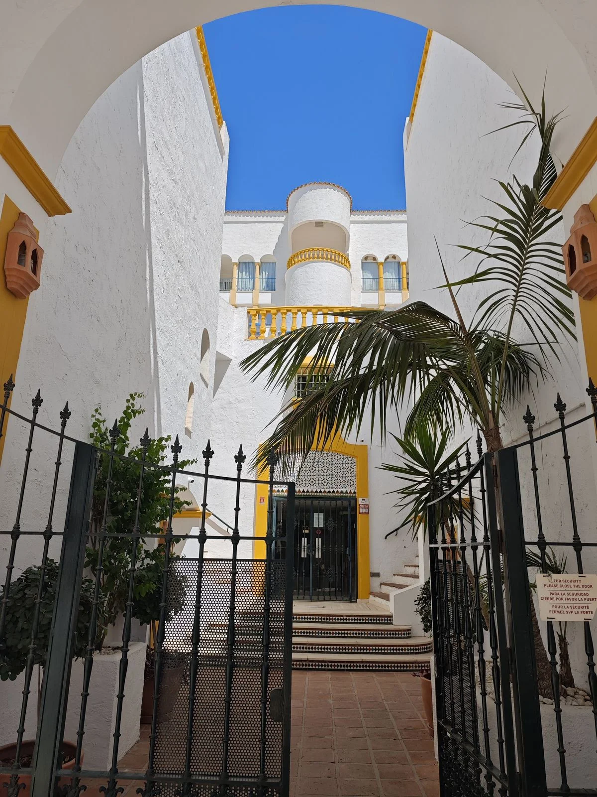Golf apartment with communal pool