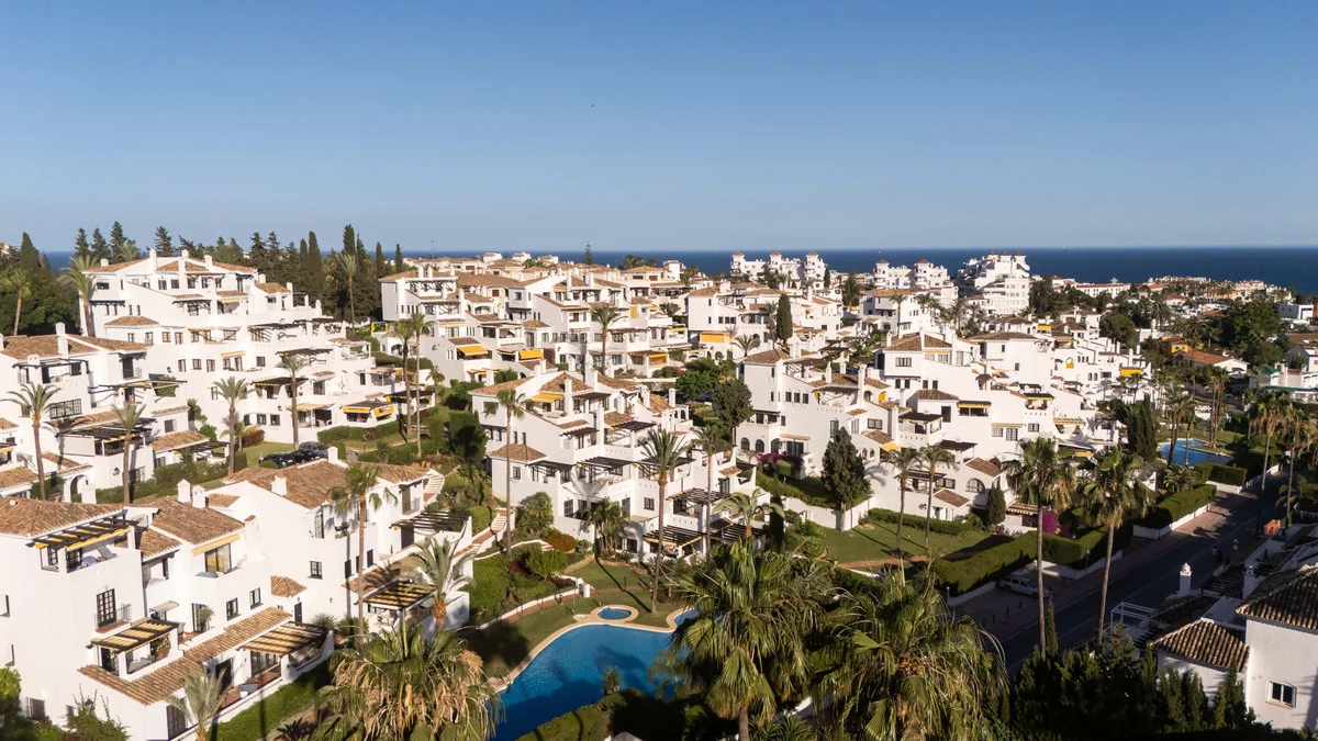 Renovated three-bedroom apartment in Nueva Andalucía