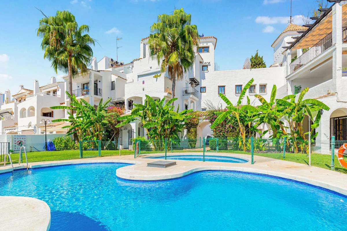 Reformed beachside apartment, four bedrooms