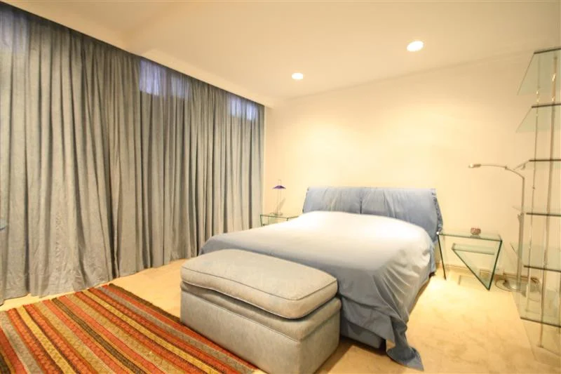 Villa en Los Monteros con seis dormitorios