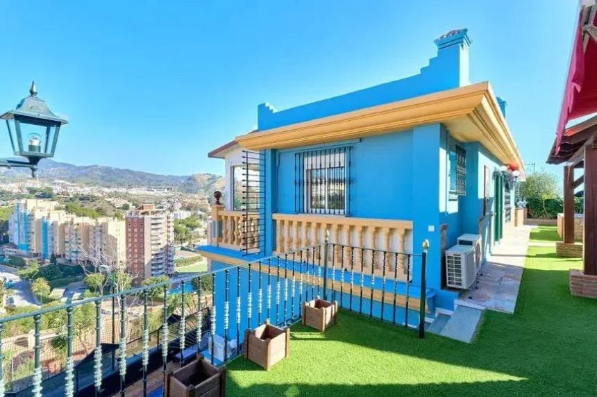 Chalet cerca de la costa de Málaga, cinco dormitorios