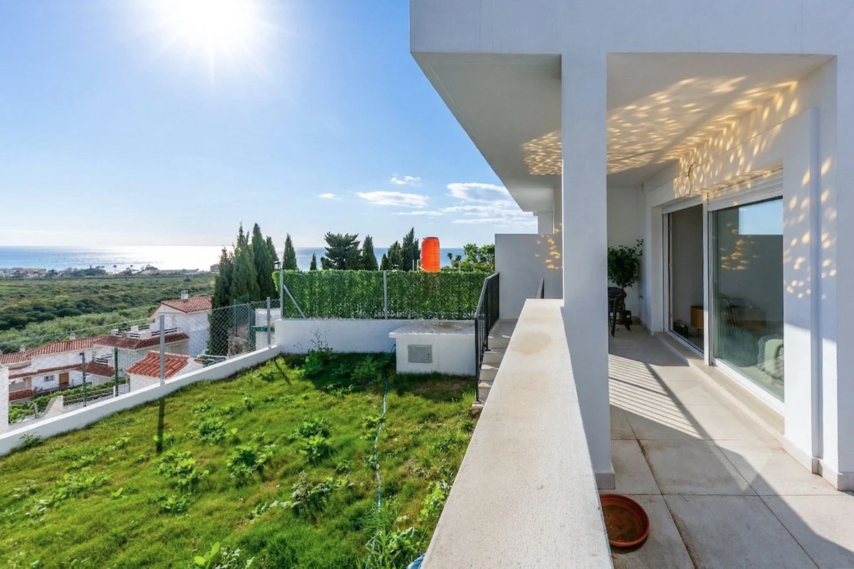 Adosada en Manilva con piscina privada