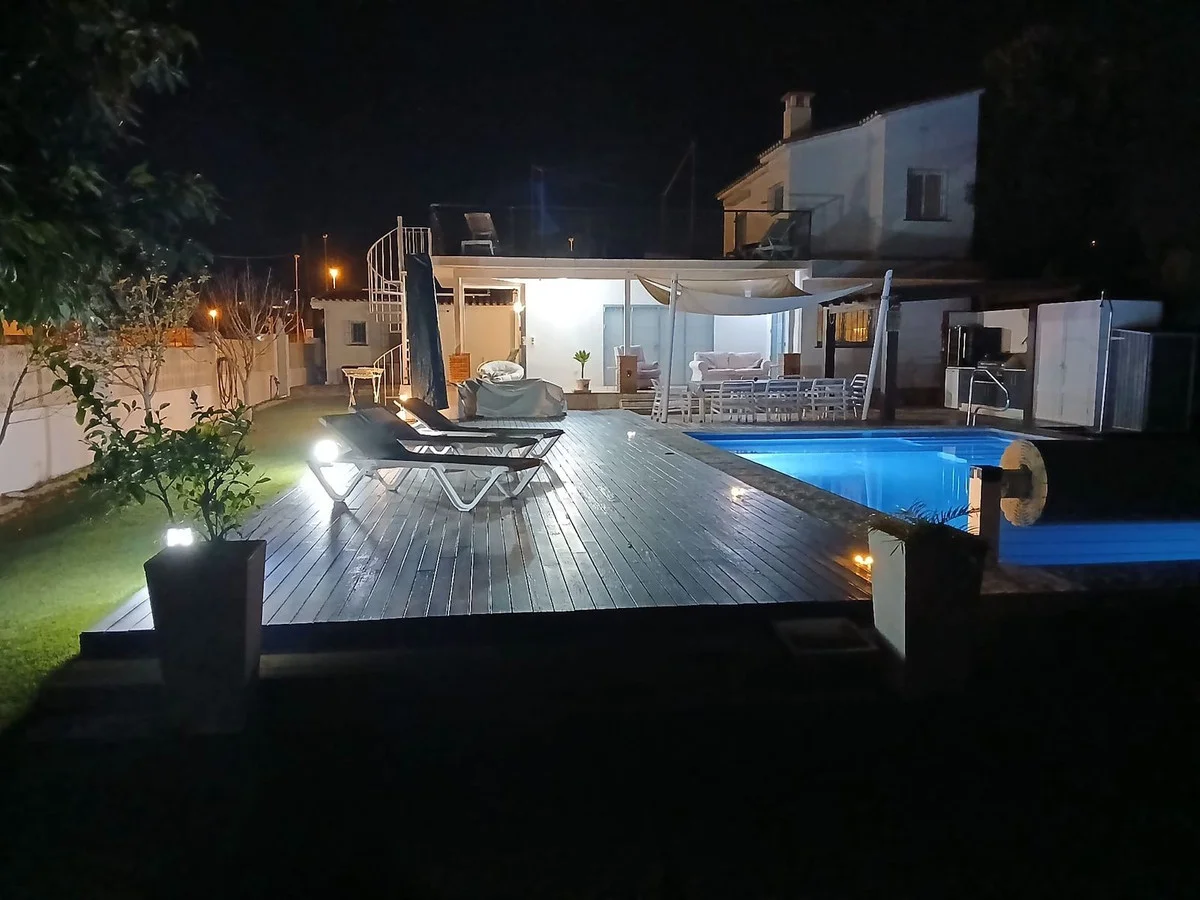 Chalet cerca de playa con piscina privada