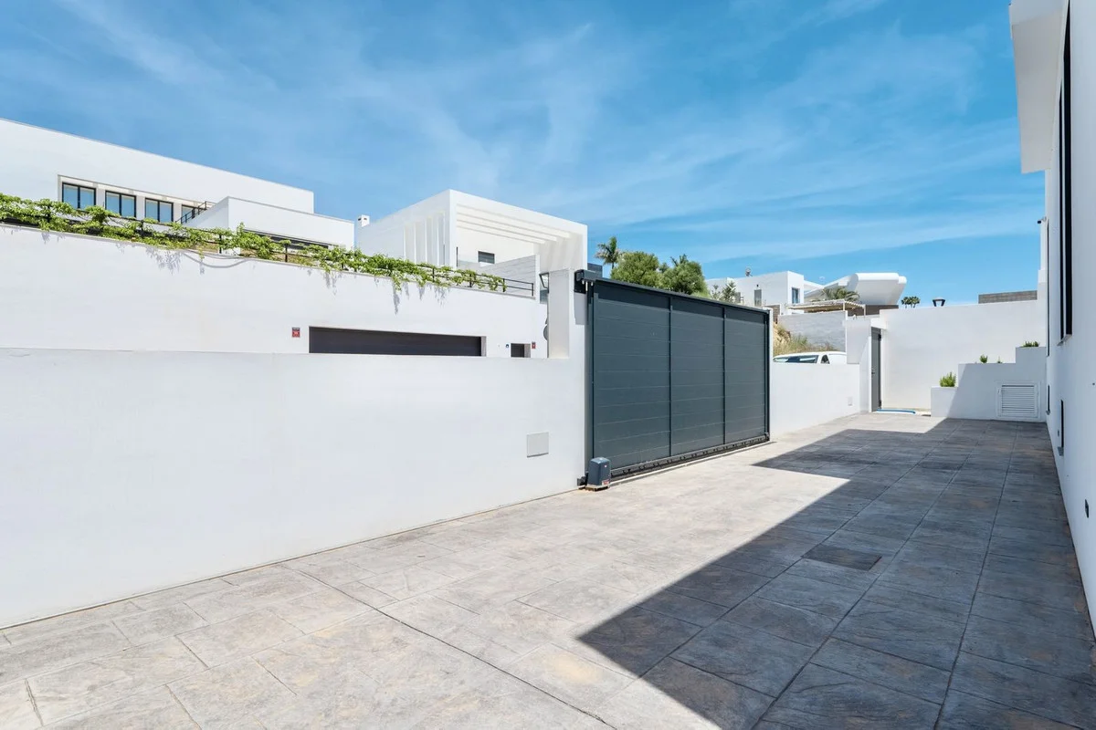 New villa in La Sierrezuela