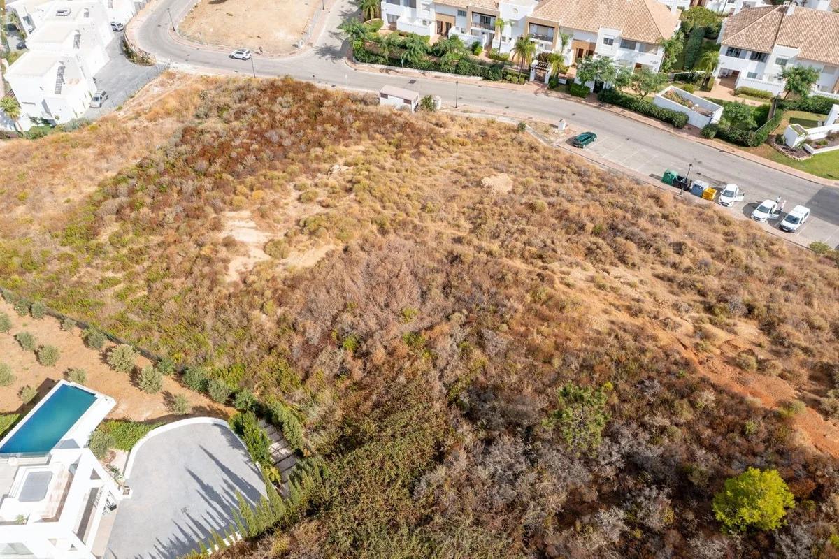 Terreno frente al golf con 3.650 m² edificables