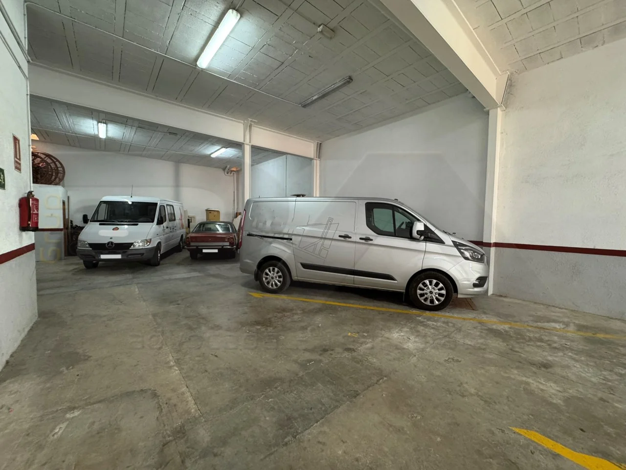 Income-producing commercial unit in Selva