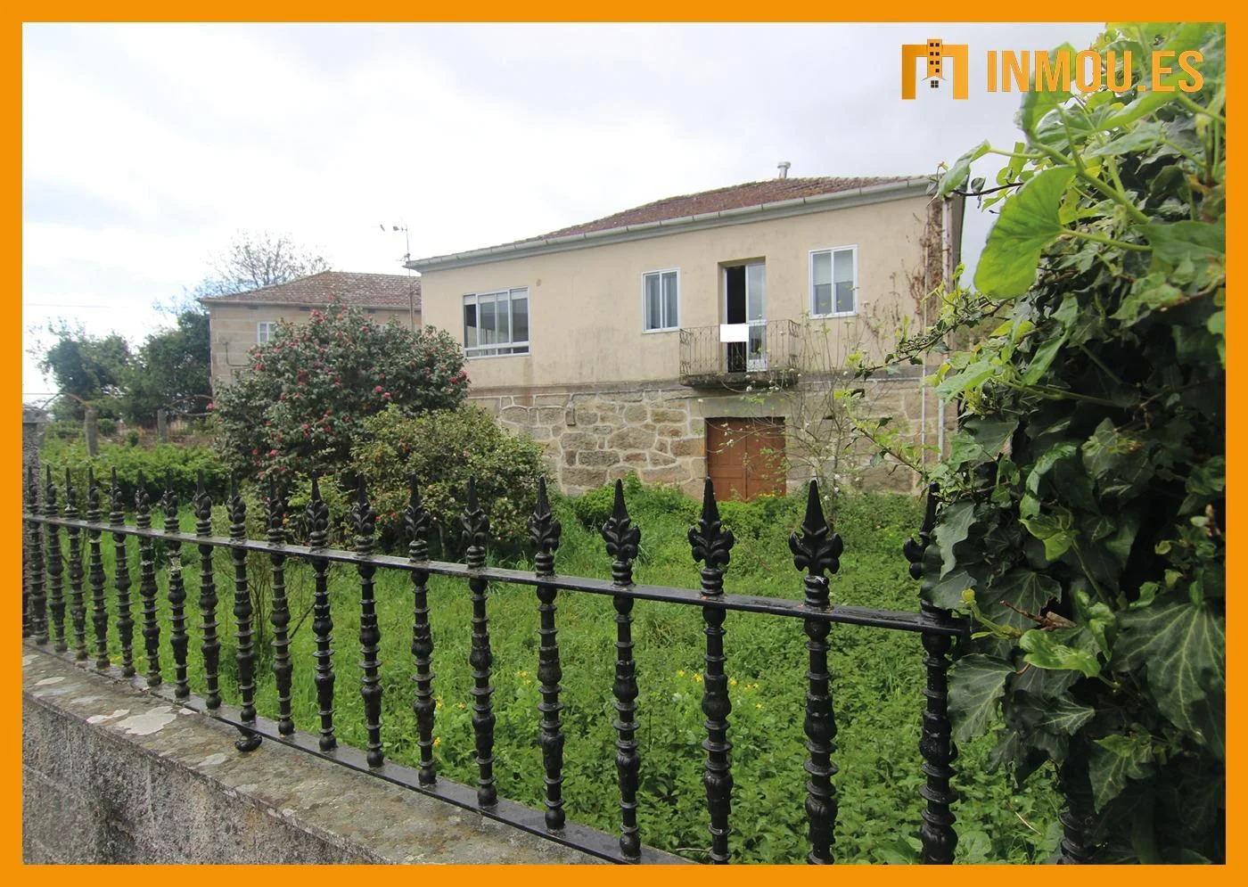 Casa en Cartelle para reformar con jardín