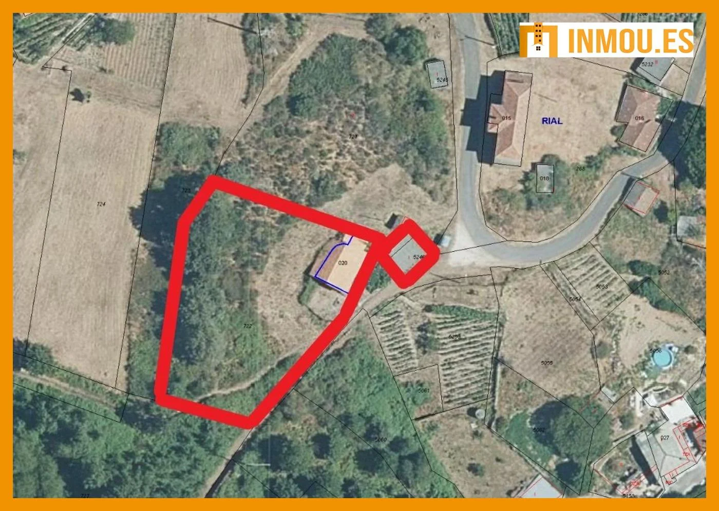 Terreno urbanizable con casa en ruinas