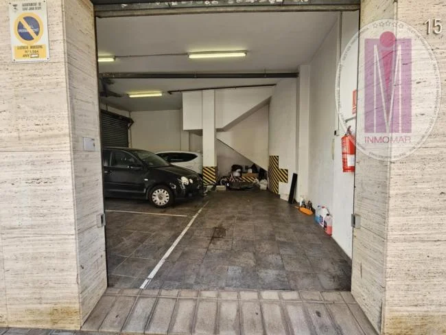 Four-space garage in Las Planas