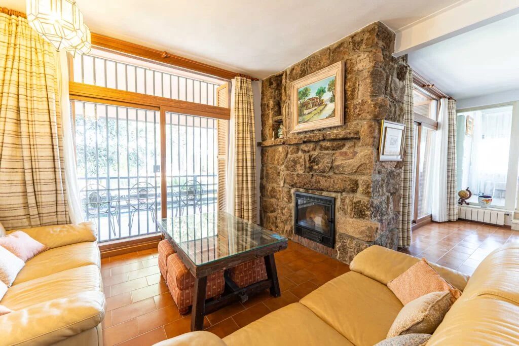 Chalet independiente en Los Robles, 413 m²