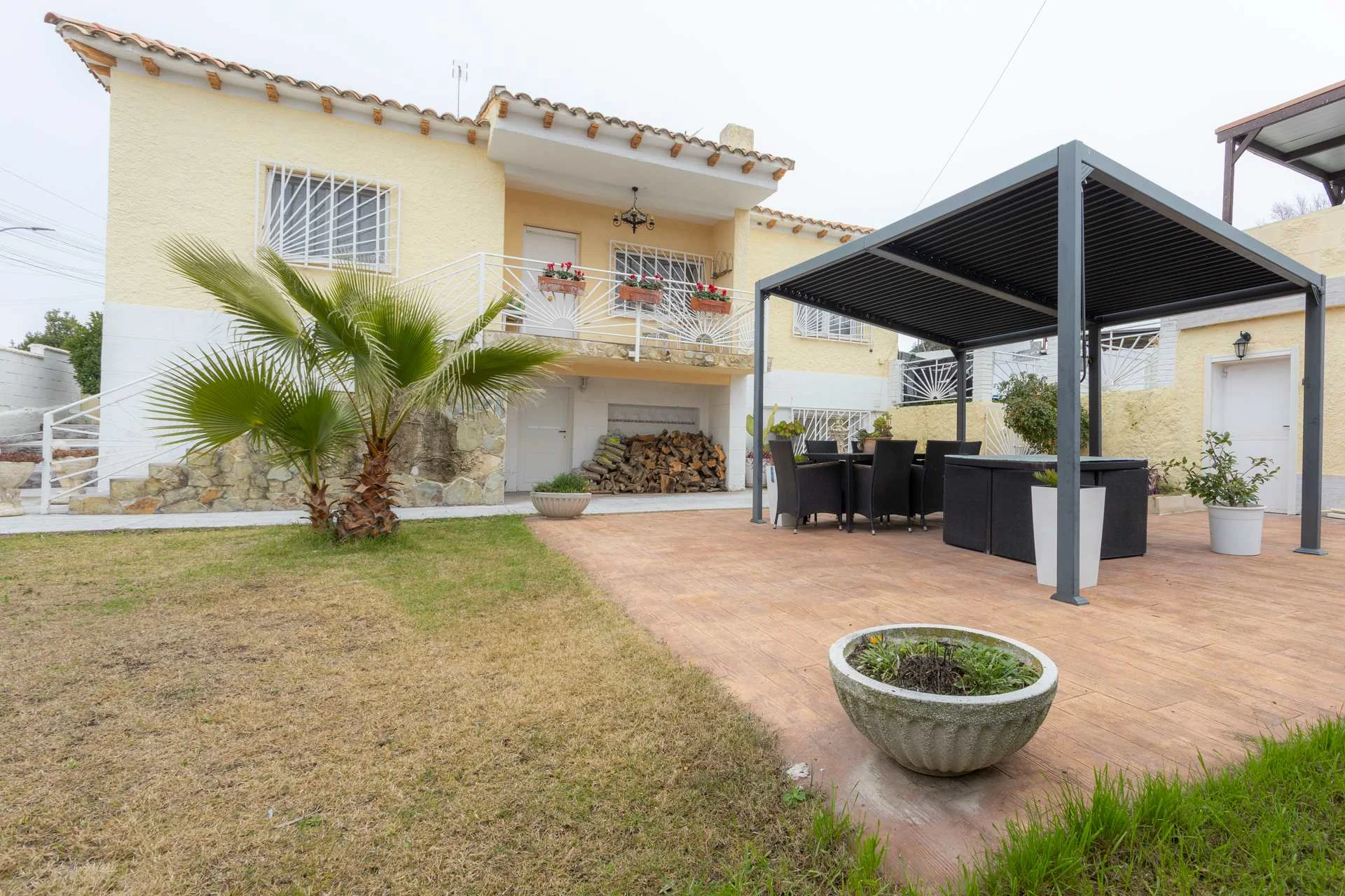Independent chalet with private pool