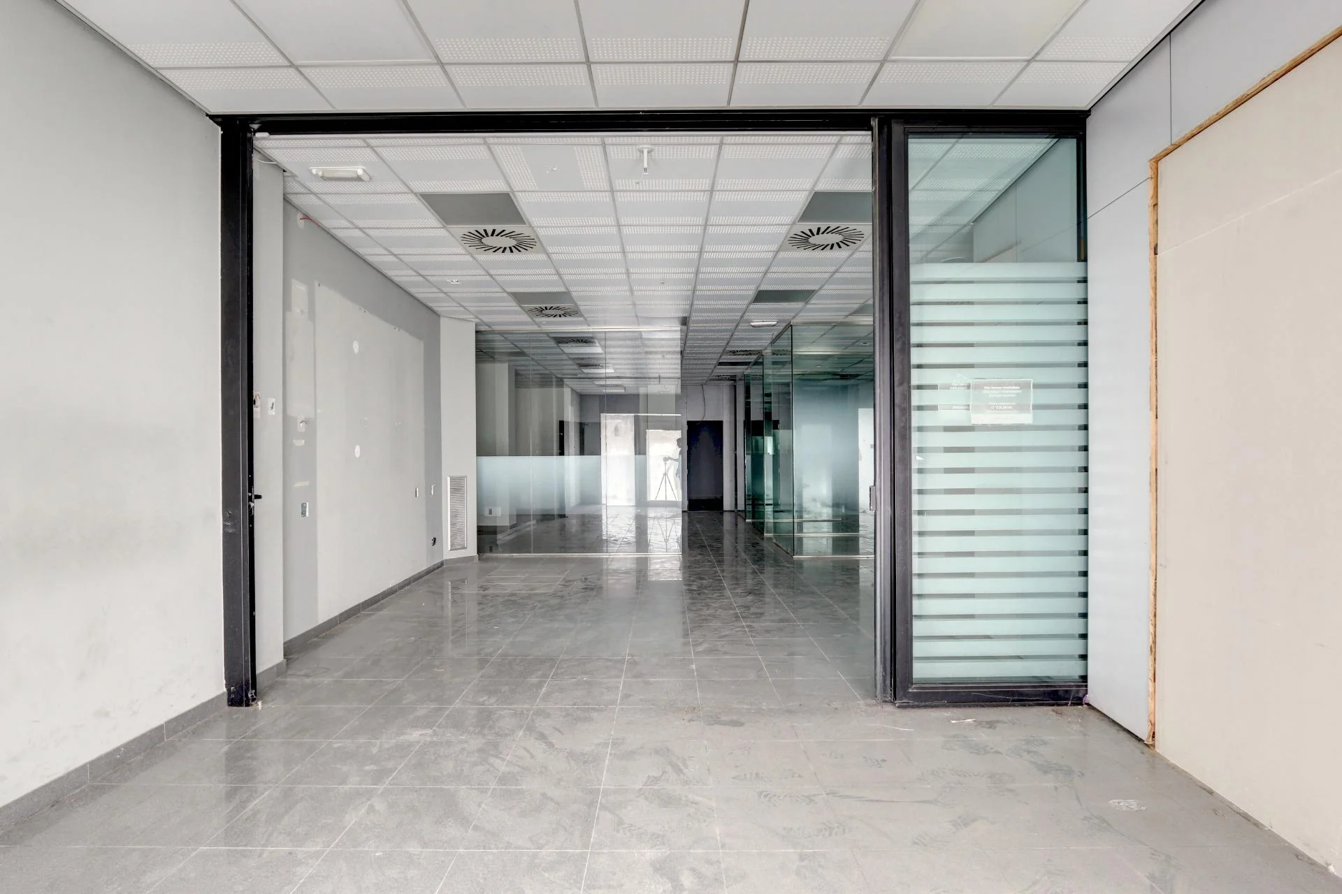 Commercial premises with upstairs housing