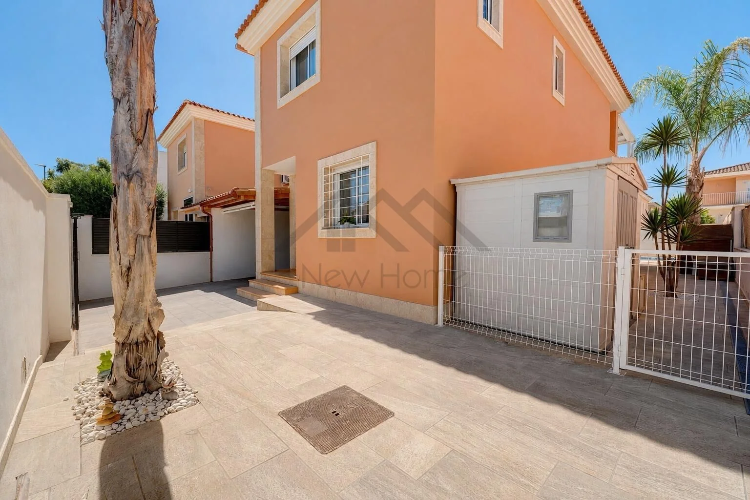 Move-in townhouse in Maravisa, 4 bedrooms