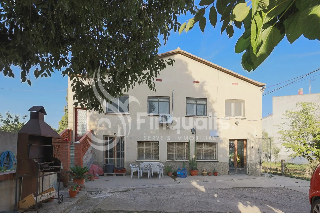 Central mixed-use complex, 388 m²