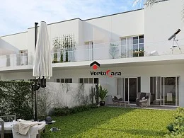 Four-bedroom townhouse in Foios