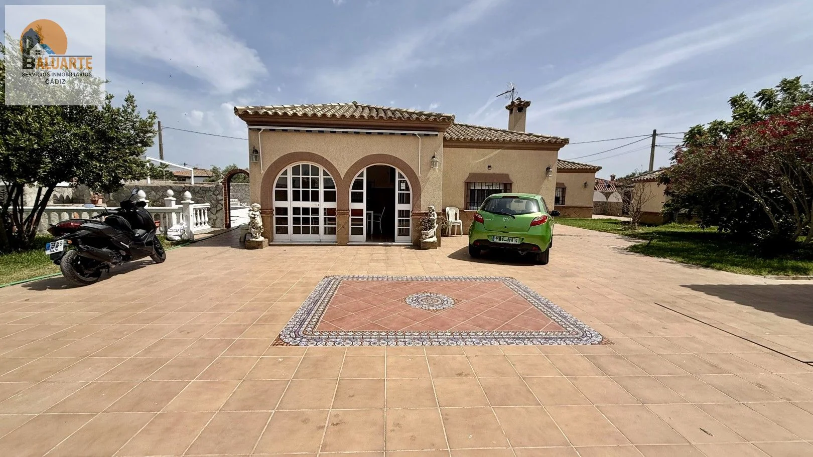 Casa amplia en Chiclana con piscina