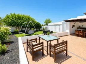 Flexible Tahiche house with independent apartment