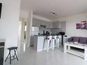 Furnished ground-floor flat with sea views
