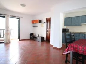 San Bartolomé flat with sea views