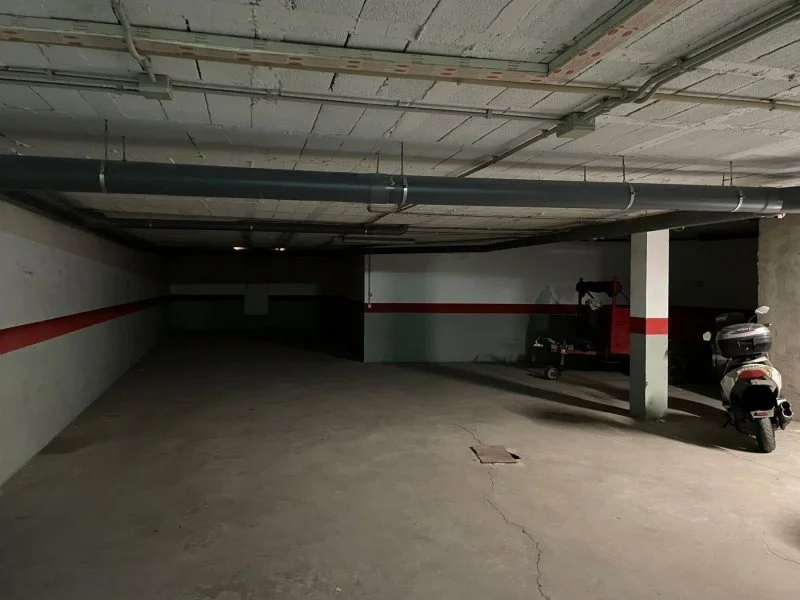 Covered garage in La Colonia, 13 m²