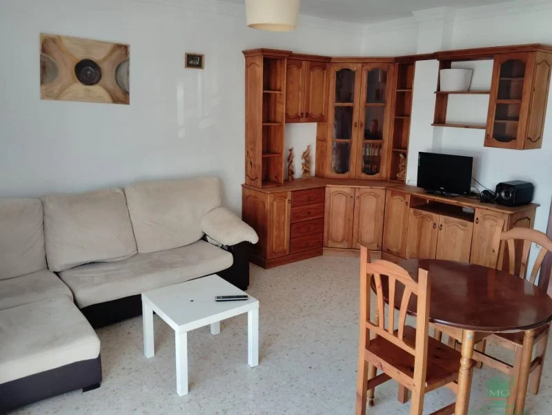 Three-bedroom flat in Jimena station