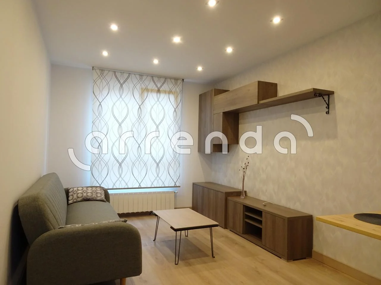 Tenanted Camargo flat, three-bedroom income
