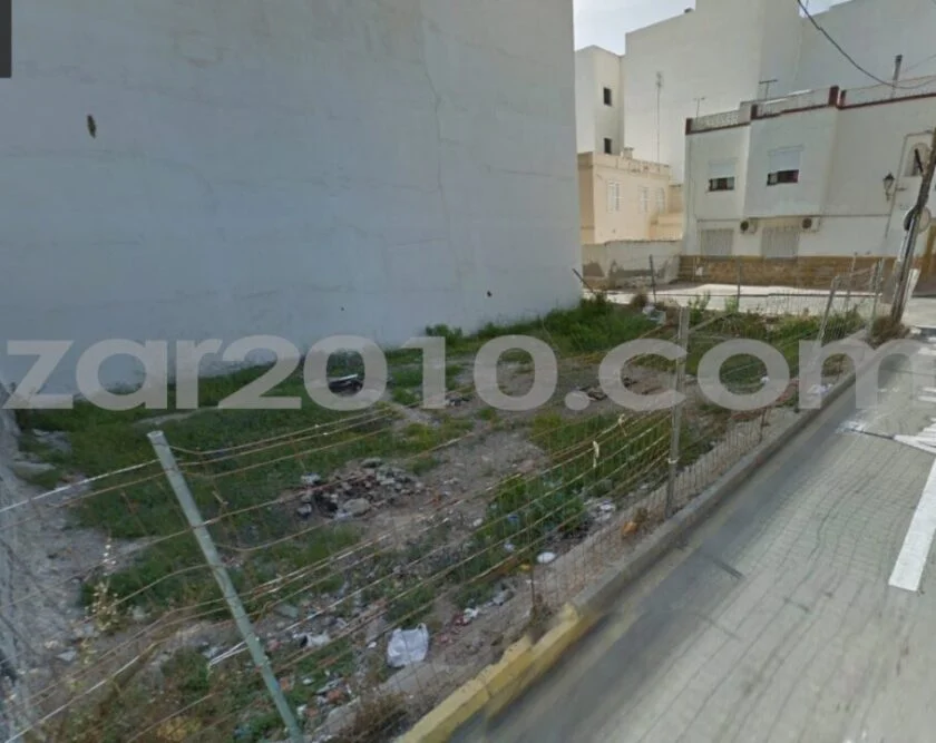 Urban central plot with development potential