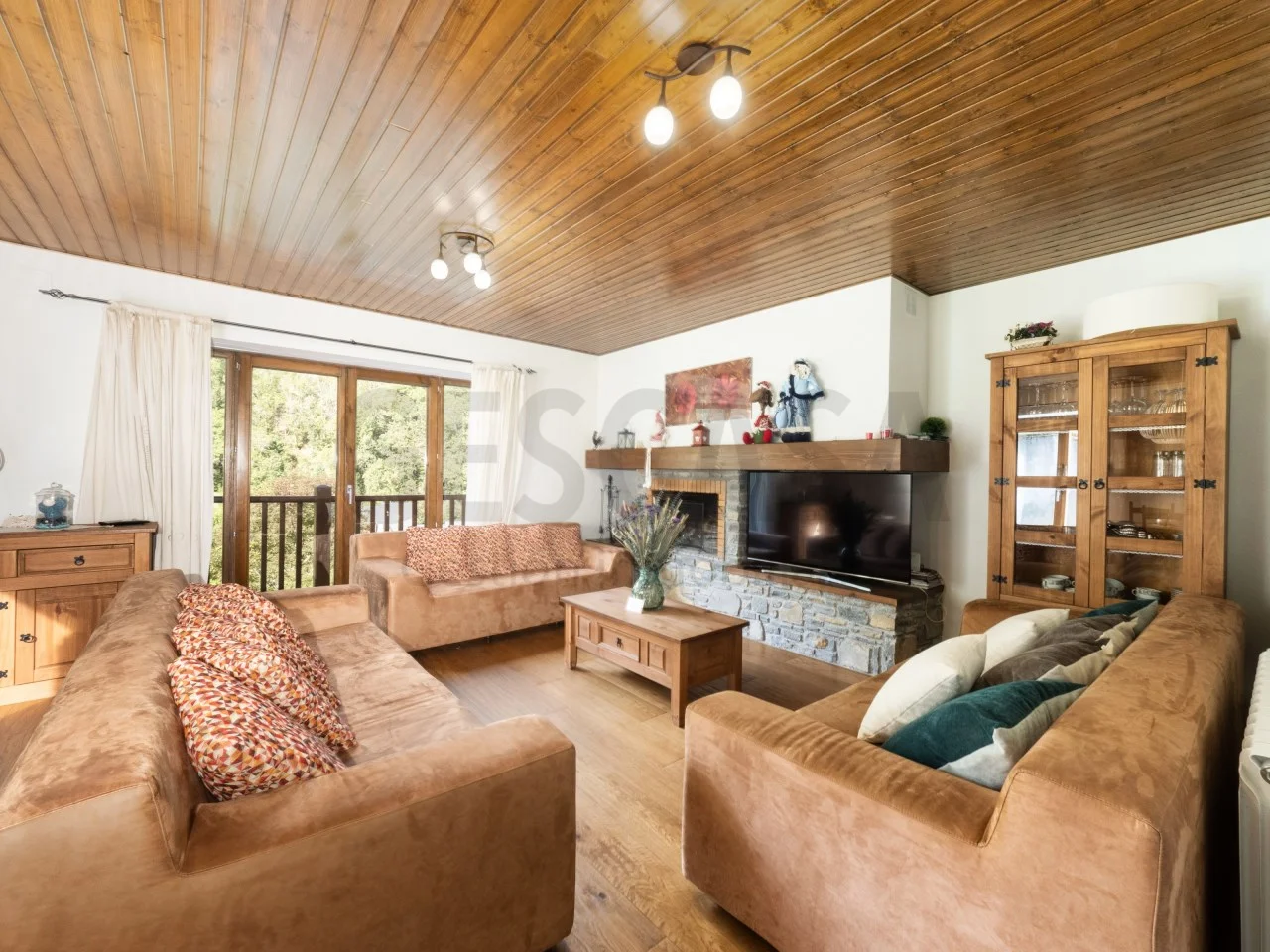 Central Vielha townhouse, five bedrooms