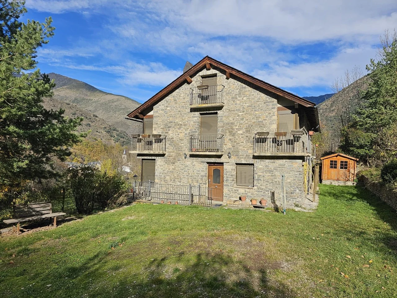 Casa de montaña con negocio quesero