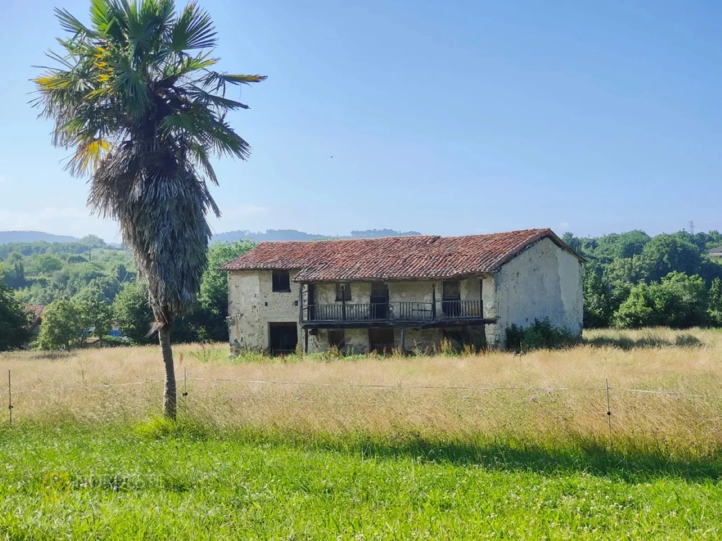 Finca histórica cerca de la costa cantábrica
