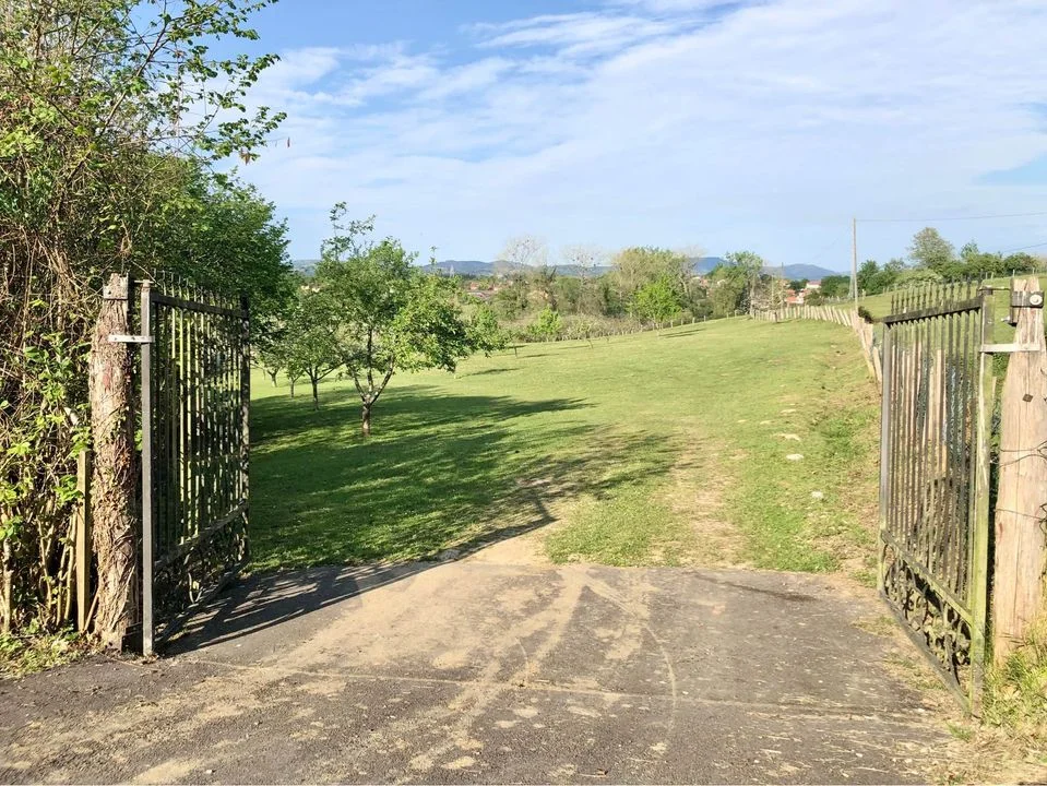 Four-plot development land in Tiñana