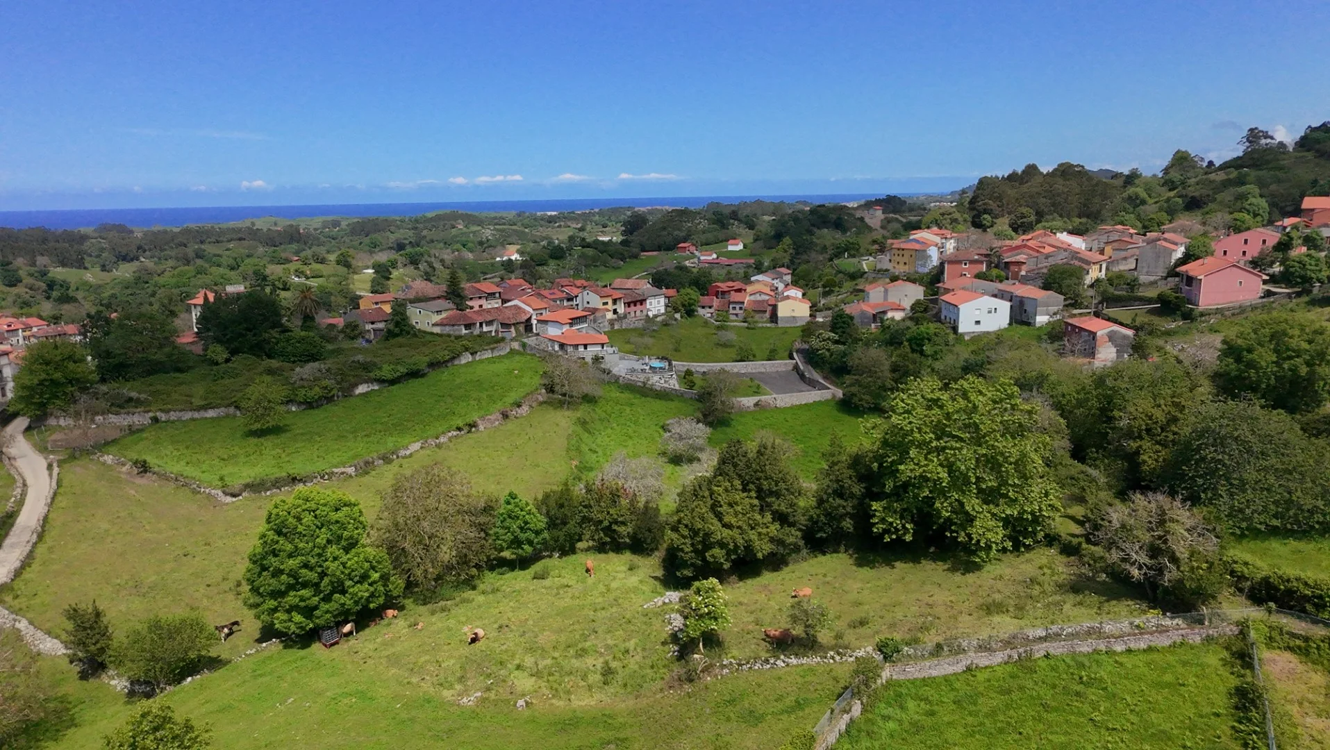 Buildable plot with sea views