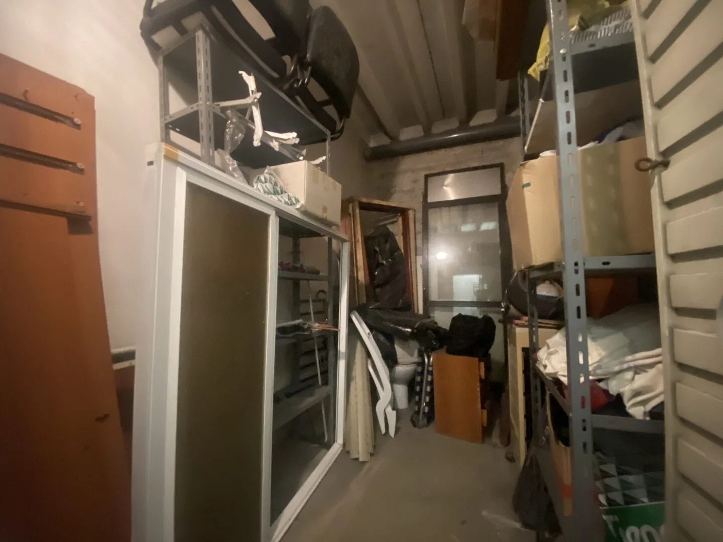 Central live-work property with salon