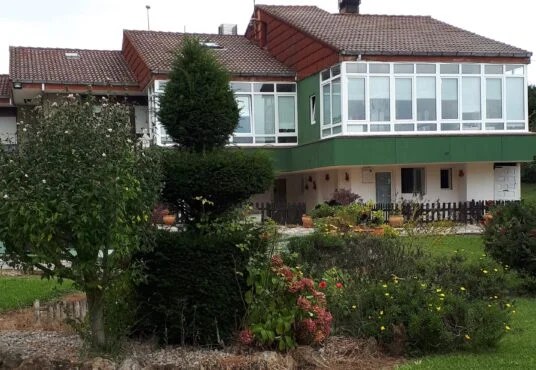 Rural tourism estate with three houses
