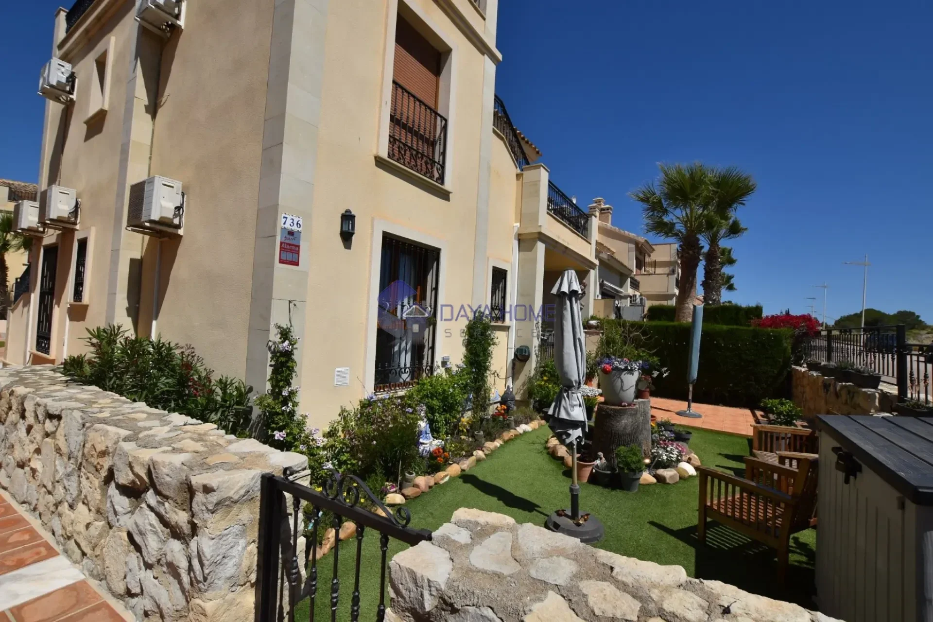 Apartamento en resort con jardín privado