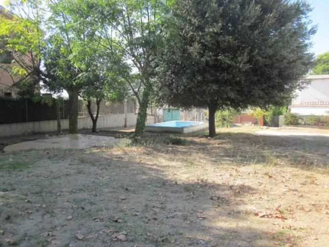 Parcela autorizada de 625 m² en Sant Cugat