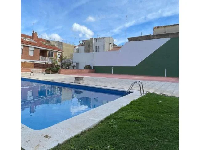 Central Sabadell house, 446 m², garden