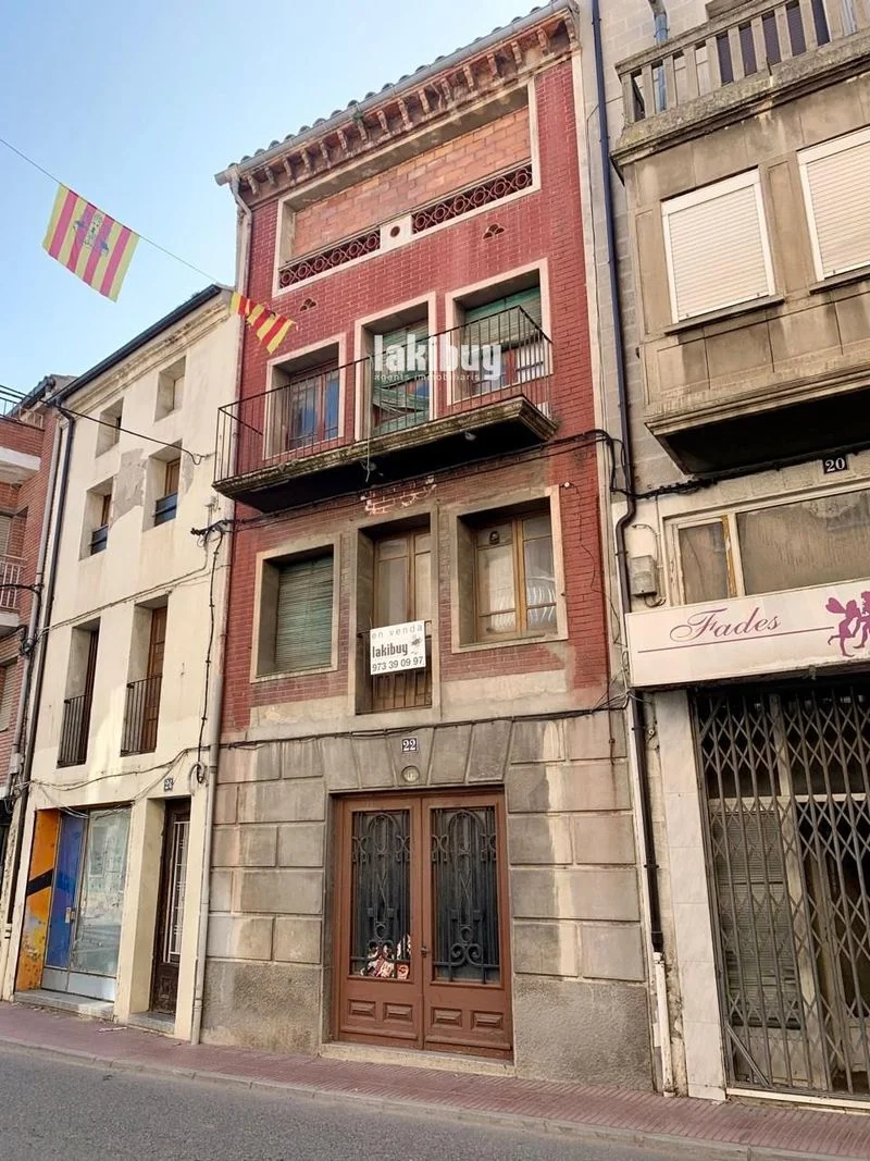 Renovation house in Artesa, 274 m²