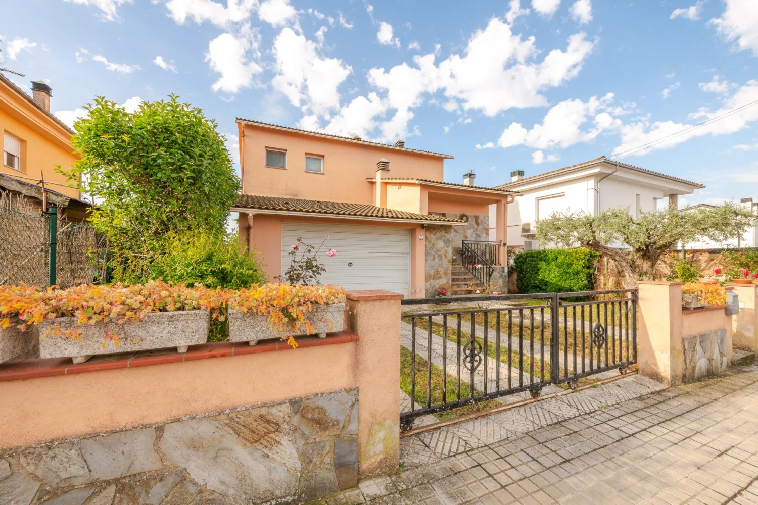 Bright Fontcoberta house, four bedrooms