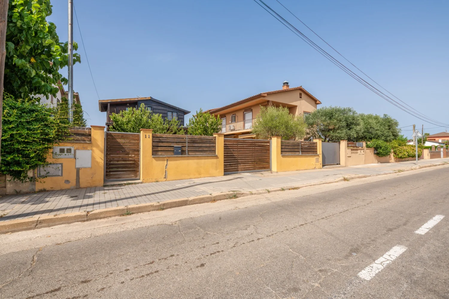 Detached wooden house in Fontcoberta