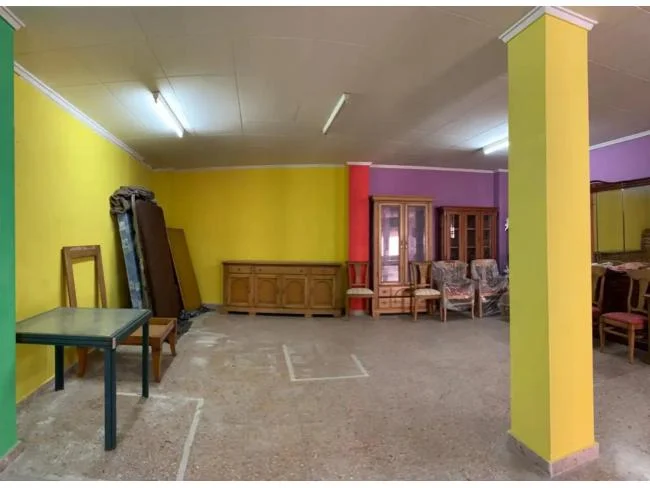 Street-level commercial unit, 108 m²