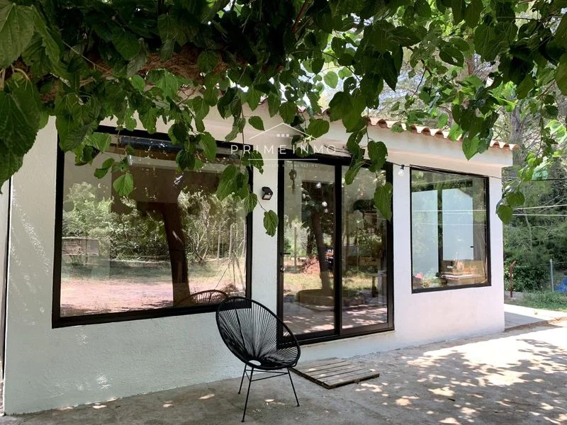 Casa rústica reformada con energía solar